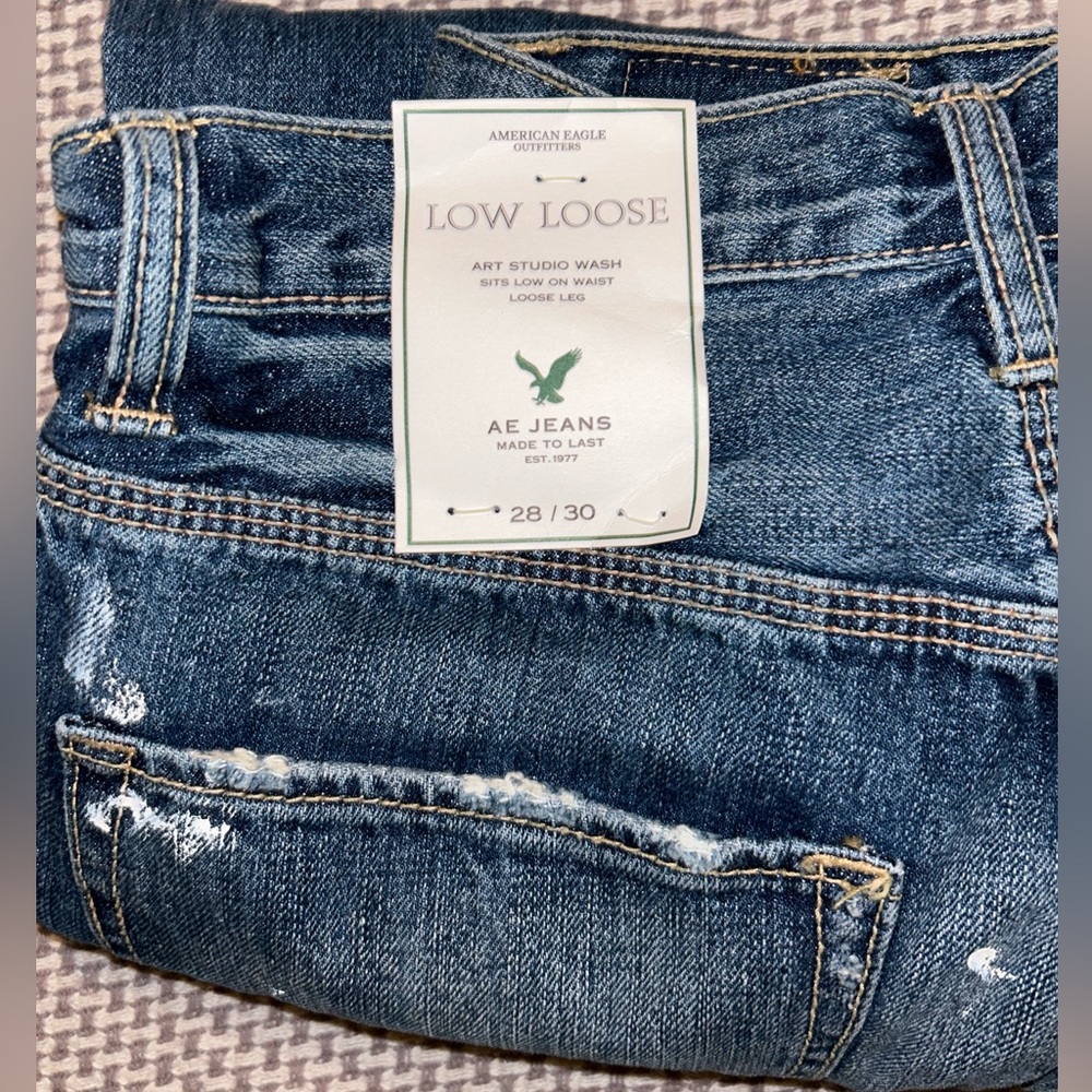 28/30 American eagle loose fit jeans